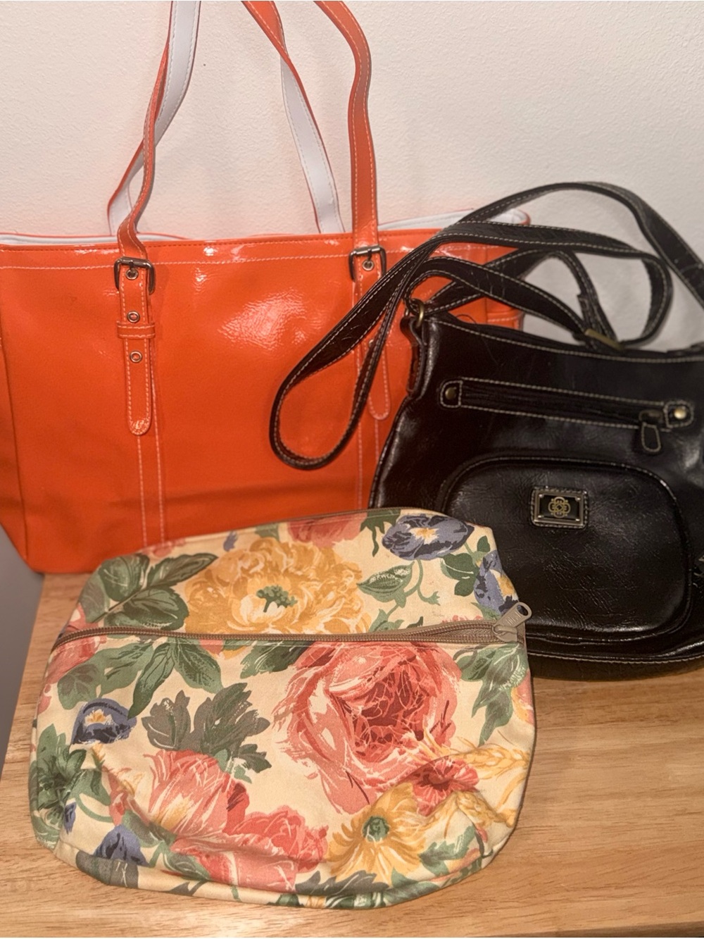 Bundle orange tote / black crossbody and small flora bag